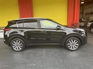 2016 Kia Sportage - Thumbnail