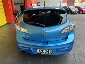 2010 Mazda Axela - Thumbnail