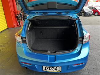 2010 Mazda Axela - Thumbnail