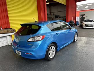 2010 Mazda Axela - Thumbnail