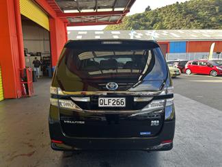 2013 Toyota Vellfire - Thumbnail