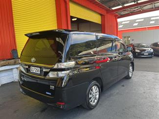 2013 Toyota Vellfire - Thumbnail