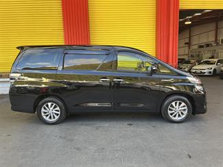 2013 Toyota Vellfire - Thumbnail