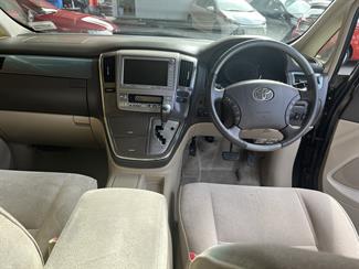 2005 Toyota Alphard - Thumbnail