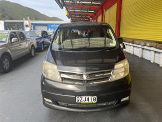 2005 Toyota Alphard - Thumbnail