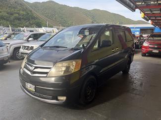 2005 Toyota Alphard - Thumbnail