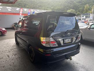 2005 Toyota Alphard - Thumbnail