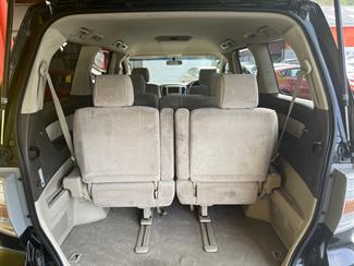 2005 Toyota Alphard - Thumbnail