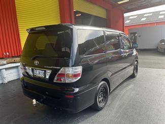 2005 Toyota Alphard - Thumbnail