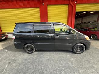 2005 Toyota Alphard - Thumbnail