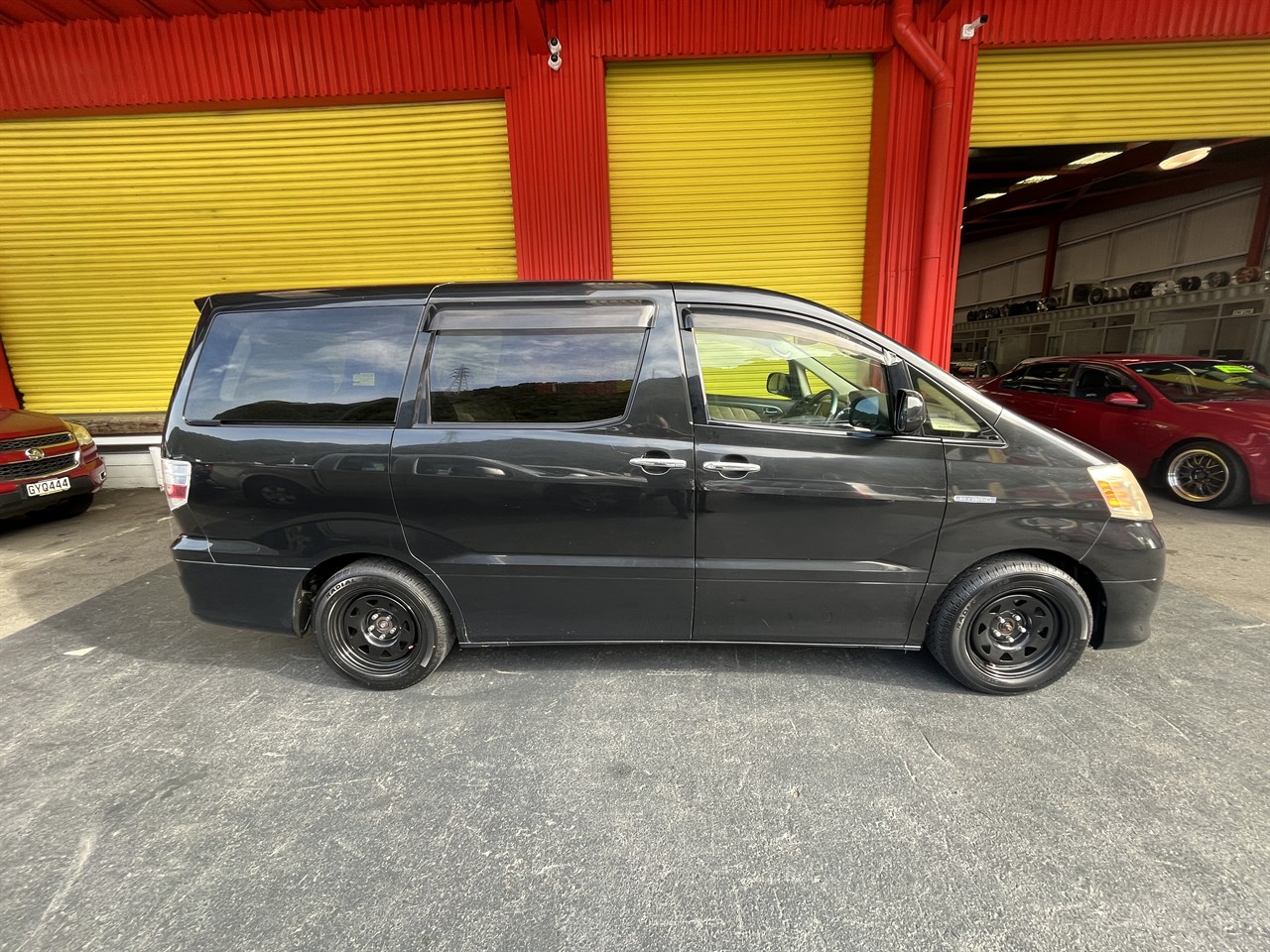 2005 Toyota Alphard