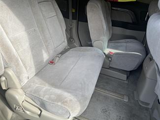 2005 Toyota Alphard - Thumbnail
