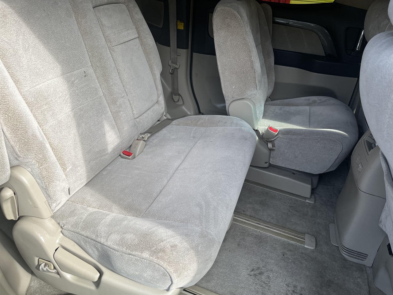 2005 Toyota Alphard