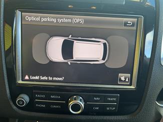 2012 Volkswagen Touareg - Thumbnail