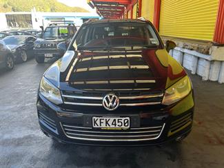 2012 Volkswagen Touareg - Thumbnail