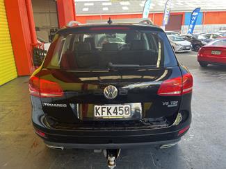 2012 Volkswagen Touareg - Thumbnail