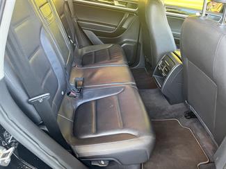 2012 Volkswagen Touareg - Thumbnail