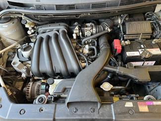 2005 Nissan Tiida - Thumbnail