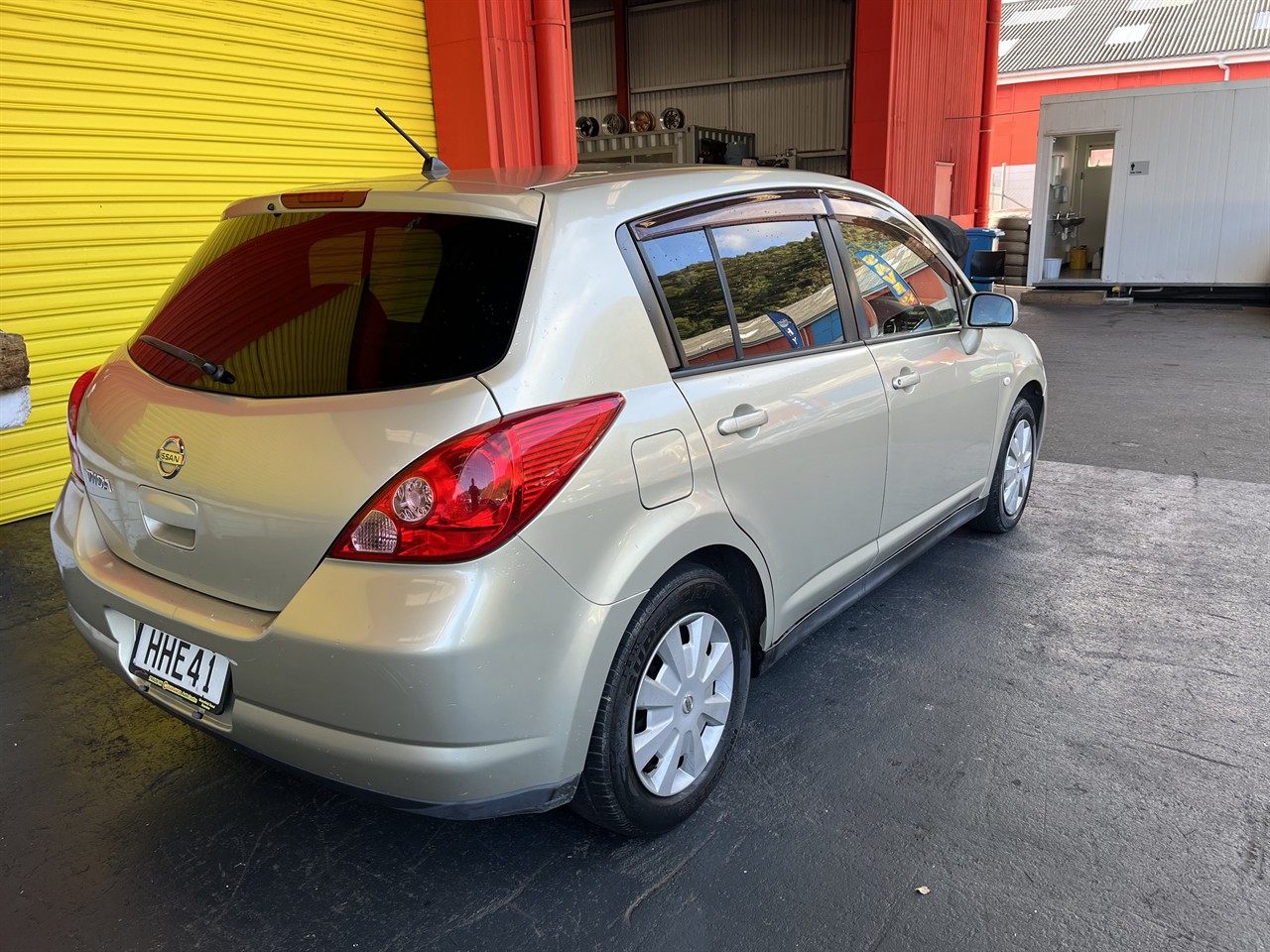 2005 Nissan Tiida