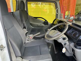 2011 Nissan Atlas - Thumbnail