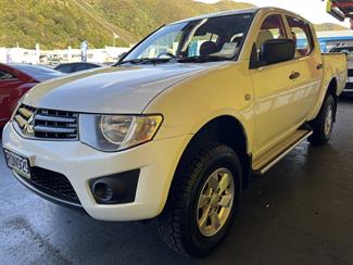 2011 Mitsubishi Triton - Thumbnail