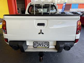 2011 Mitsubishi Triton - Thumbnail