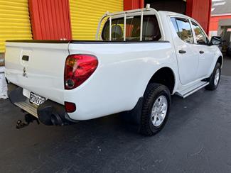 2011 Mitsubishi Triton - Thumbnail