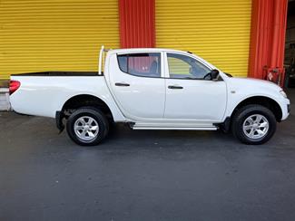 2011 Mitsubishi Triton - Thumbnail