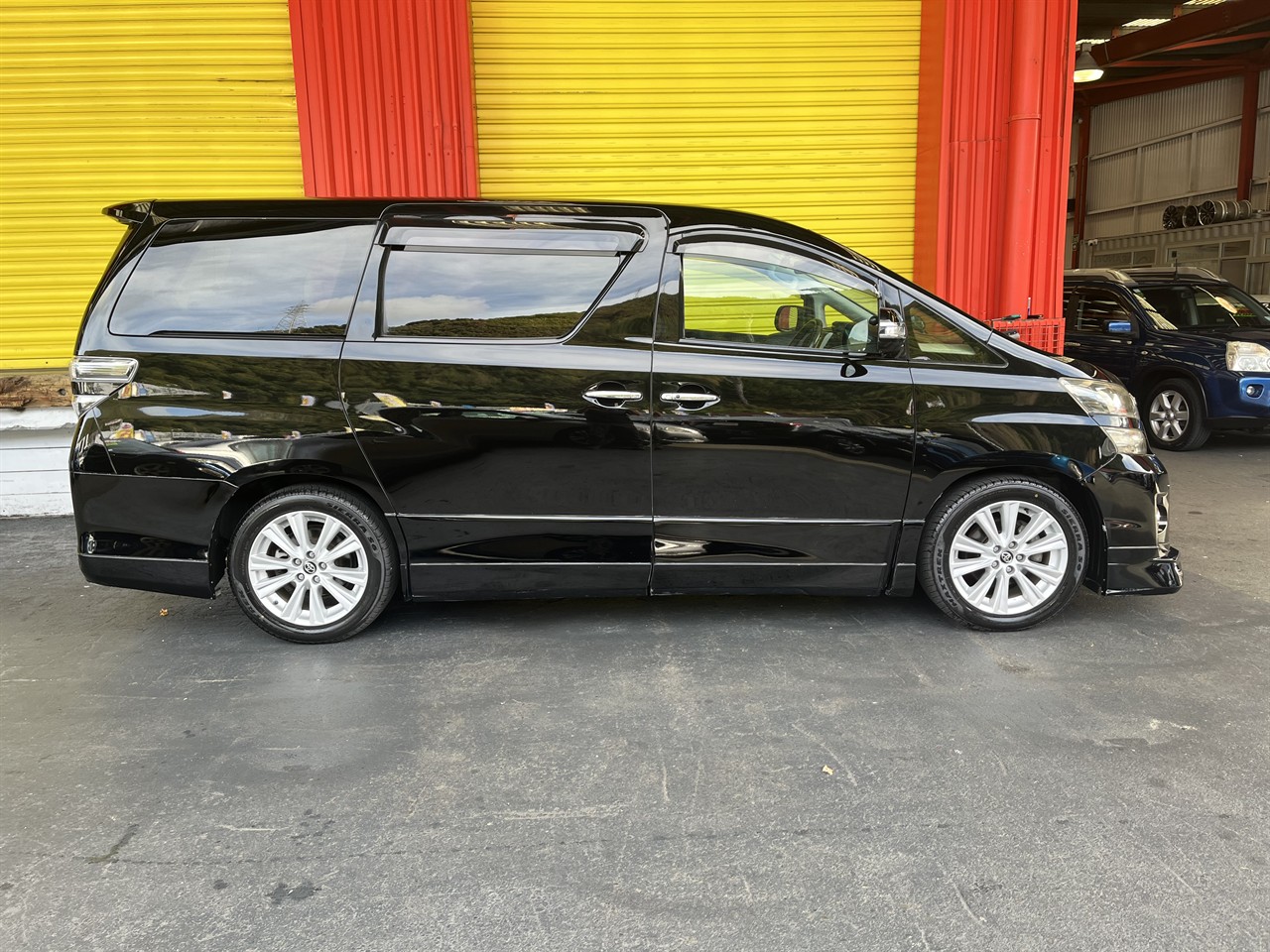 2012 Toyota Vellfire