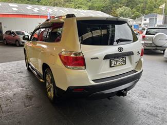2011 Toyota HIGHLANDER - Thumbnail