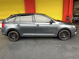 2015 Skoda Rapid - Thumbnail