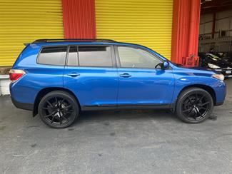 2011 Toyota HIGHLANDER - Thumbnail