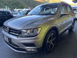 2017 Volkswagen Tiguan - Thumbnail