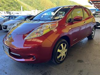 2016 Nissan LEAF - Thumbnail