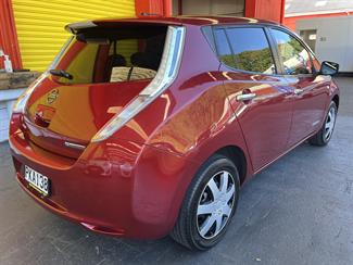 2016 Nissan LEAF - Thumbnail