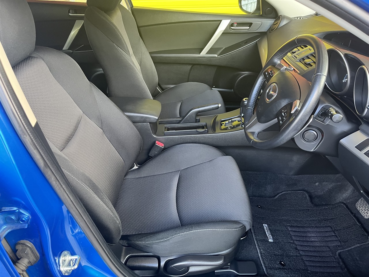 2012 Mazda Axela