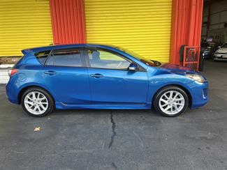 2012 Mazda Axela - Thumbnail