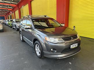 2006 Mitsubishi Outlander - Thumbnail