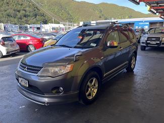 2006 Mitsubishi Outlander - Thumbnail