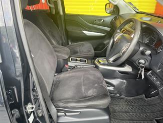 2017 Nissan Navara - Thumbnail