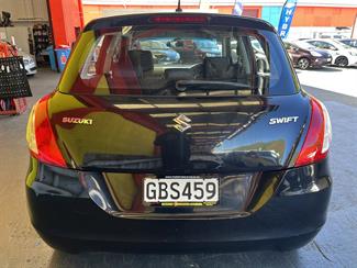 2011 Suzuki Swift - Thumbnail