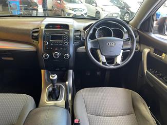 2010 Kia Sorento - Thumbnail