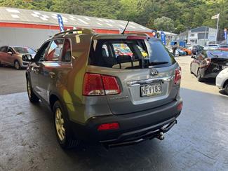 2010 Kia Sorento - Thumbnail