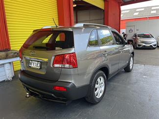 2010 Kia Sorento - Thumbnail