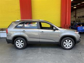2010 Kia Sorento - Thumbnail