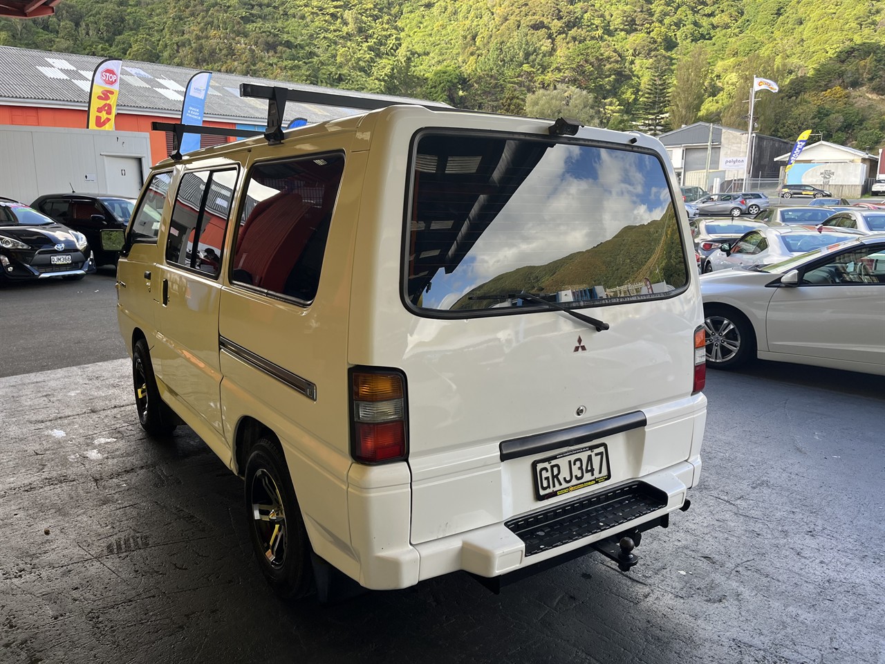 2013 Mitsubishi l300