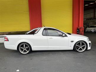 2012 Holden Commodore - Thumbnail