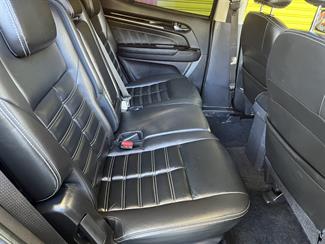 2021 Isuzu Mu-X - Thumbnail