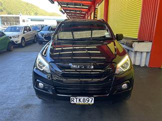 2021 Isuzu Mu-X - Thumbnail