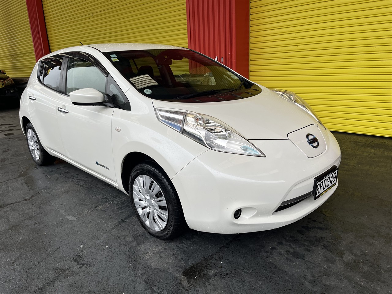 2016 Nissan LEAF